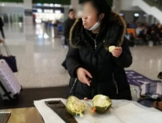 對于春節(jié)回城帶臘肉被檢扣留，這是怎么回事？