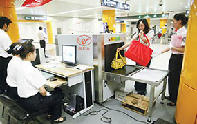 全國(guó)軌道交通、快遞等行業(yè)發(fā)展迅速，快遞X光安檢機(jī)出招！